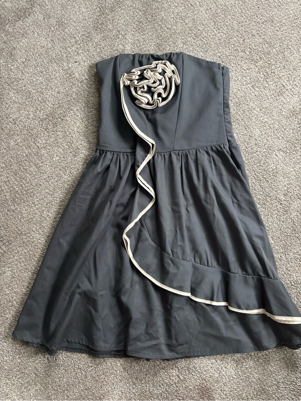 Prairie New York Gray Strapless Dress with Cream Trim XS